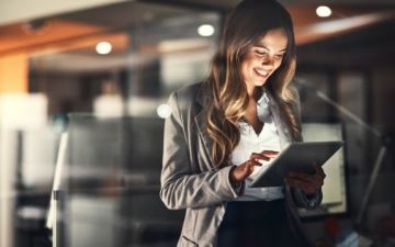 Woman uses tablet